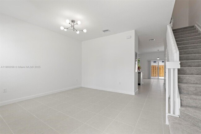Building Photo - 2656 SE 28th St