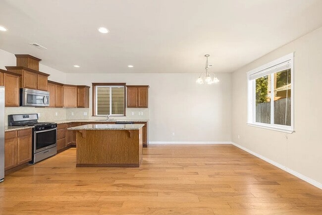 Foto del edificio - 33 161st Pl SE