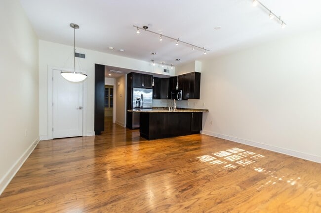 Foto del edificio - 266 E Gay St