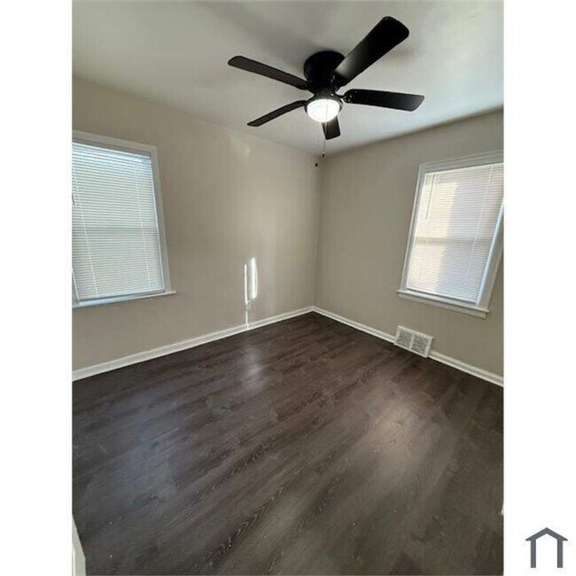 Building Photo - Renovated 3-Bedroom Home – We Welcome Sect...