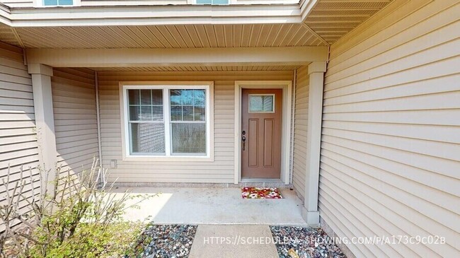 Building Photo - 1806 N Creek Cir