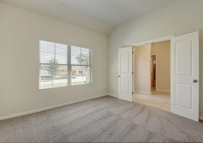 Building Photo - 108 Swift Water Loop
