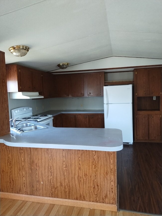Building Photo - 361 Golden Dale Dr