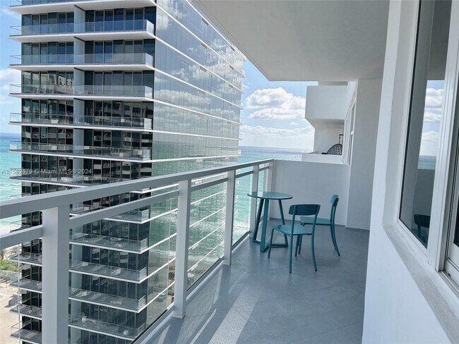 Foto del edificio - 2030 S Ocean Dr