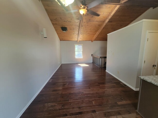 Building Photo - 577 El Paseo Pl