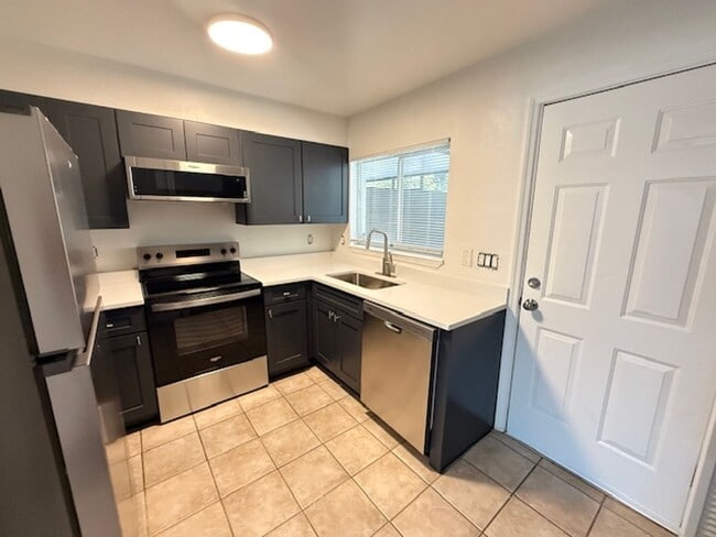 Photo - 2/1.5 Winter Springs Townhome with screen patio