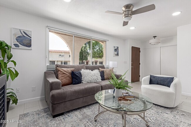 Foto del edificio - 6953 E Osborn Rd