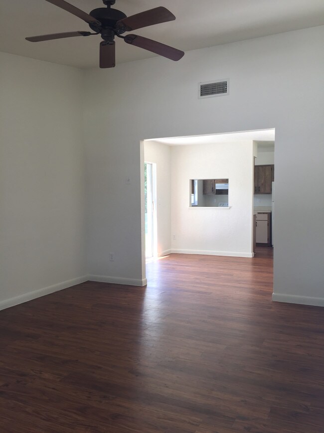 Foto del edificio - 894 NW 58th Ct