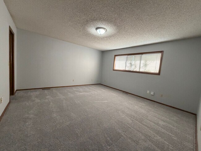 Foto del edificio - 3 Bed 2 Bath Duplex