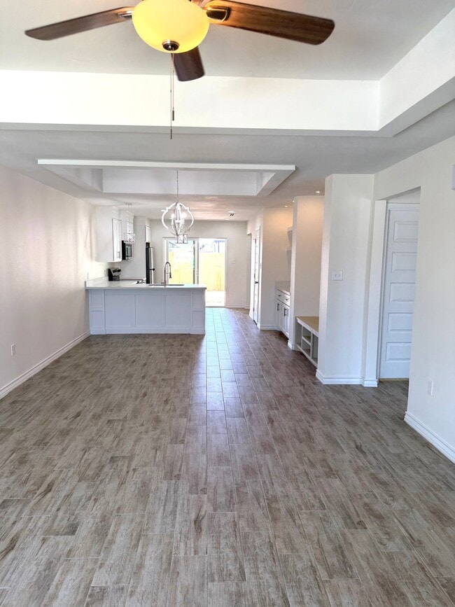 Building Photo - 680 Seminole Ln