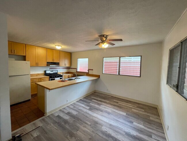 Kitchen p1 - 58-106 Iwia Plz