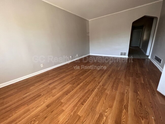 Foto del edificio - 8336 S Kingston Ave