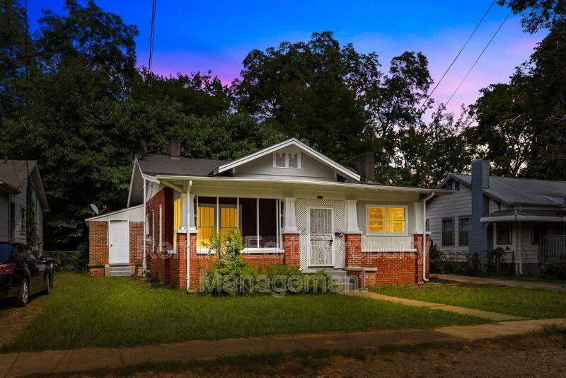Primary Photo - 1319 18th Way SW