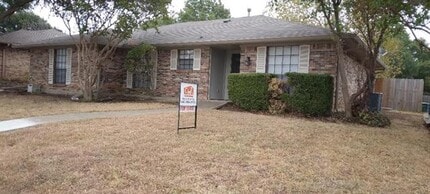 Building Photo - 917 Edgefield Trail