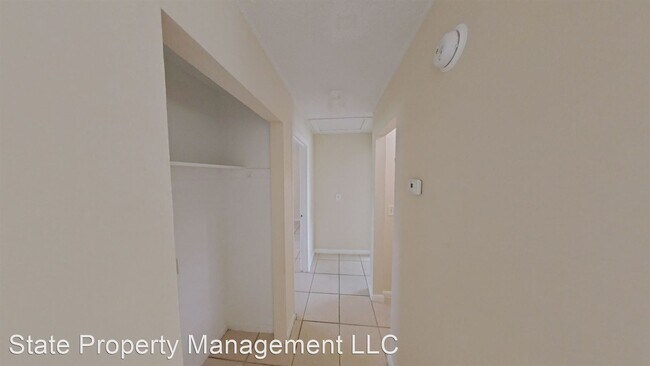 Foto del edificio - 2 br, 1 bath House - 1720 NW 20th Ct.