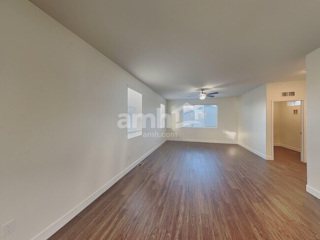 Foto del edificio - 4775 Crestone Peak St