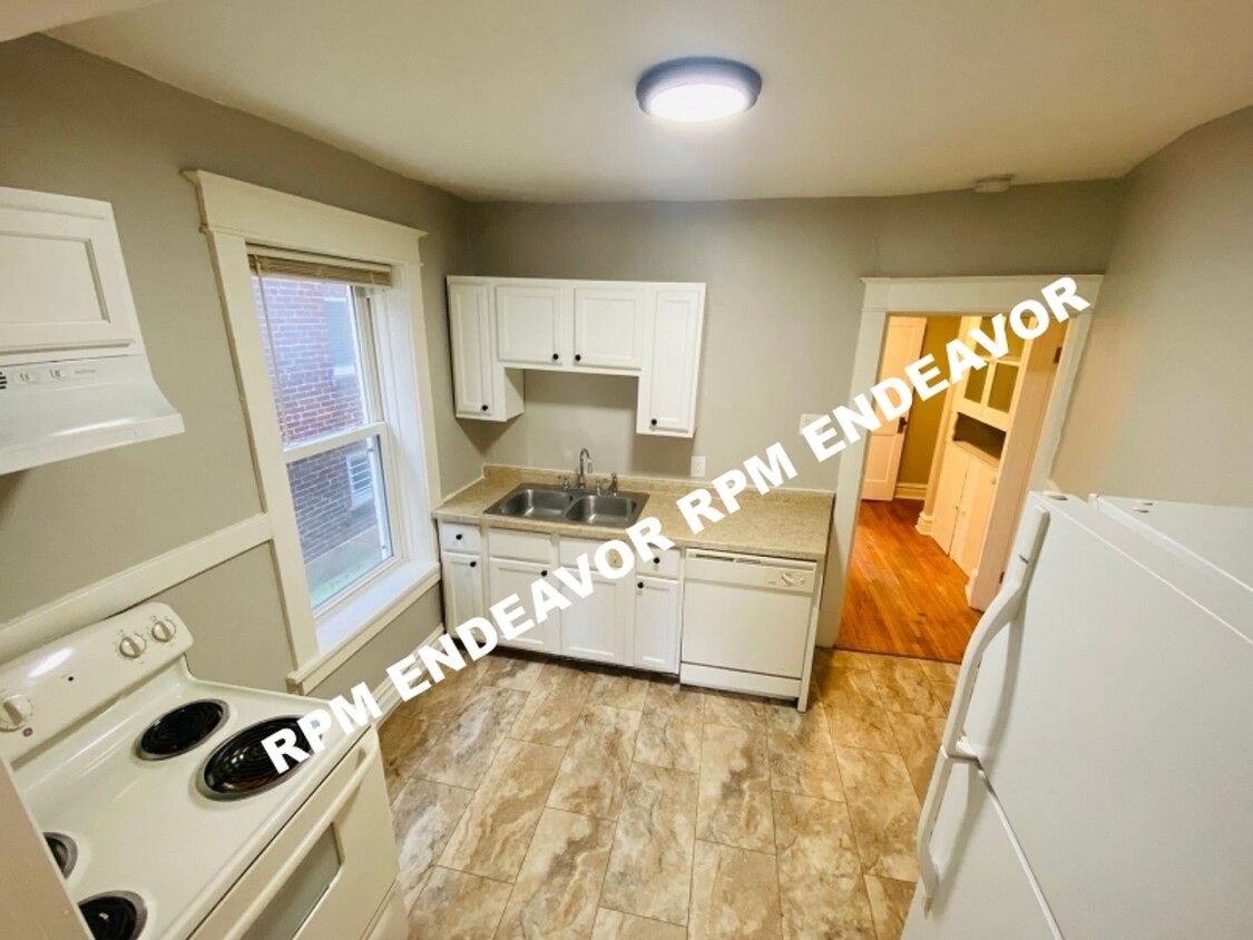 Primary Photo - 3912 Miami St