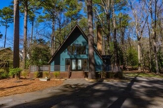 Building Photo - 38 Lakeview Dr
