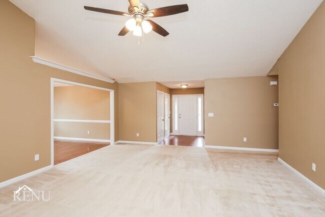 Building Photo - 1302 Fountain View Dr