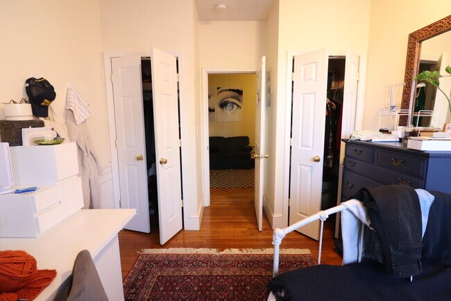 Building Photo - 60 Egmont St