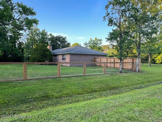 Foto del edificio - 54071 Armstrong Rd