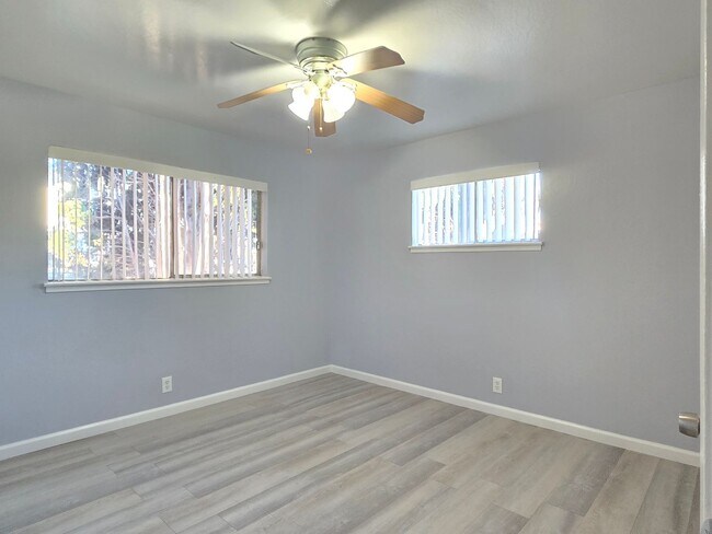 Foto del edificio - 452 S 4th St