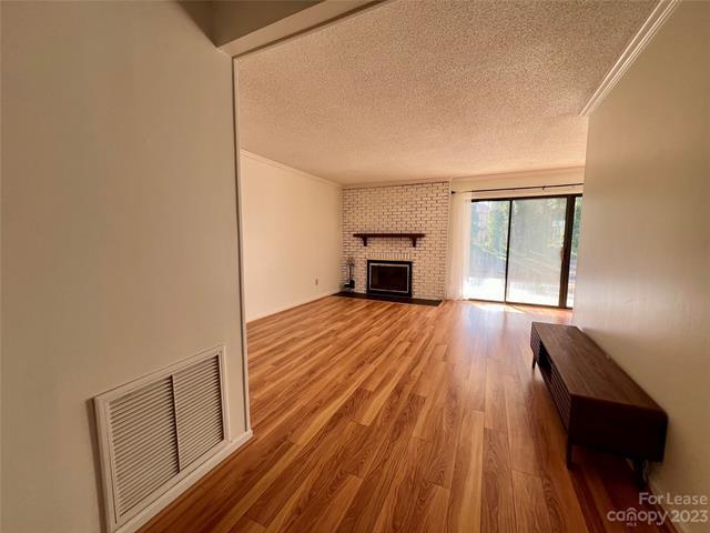Foto del edificio - 7821 Renaissance Ct