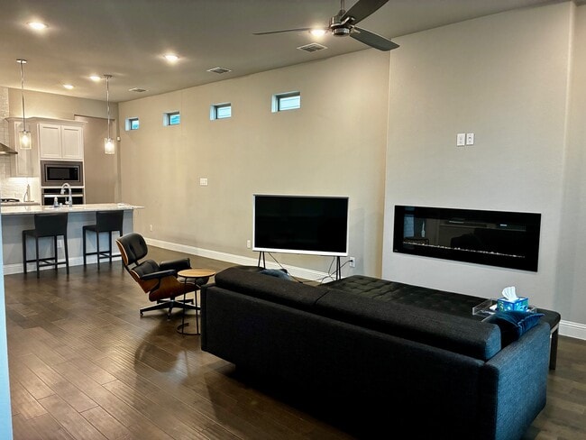 Building Photo - 4253 Sechrist Dr