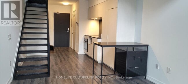 Photo du bâtiment - 77 Shuter St