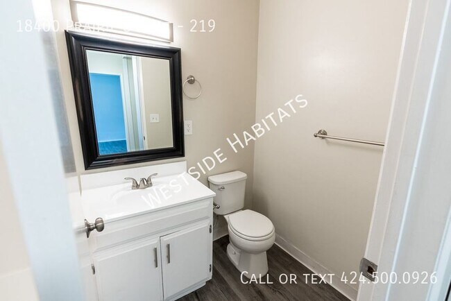 Foto del edificio - 18400 Prairie St