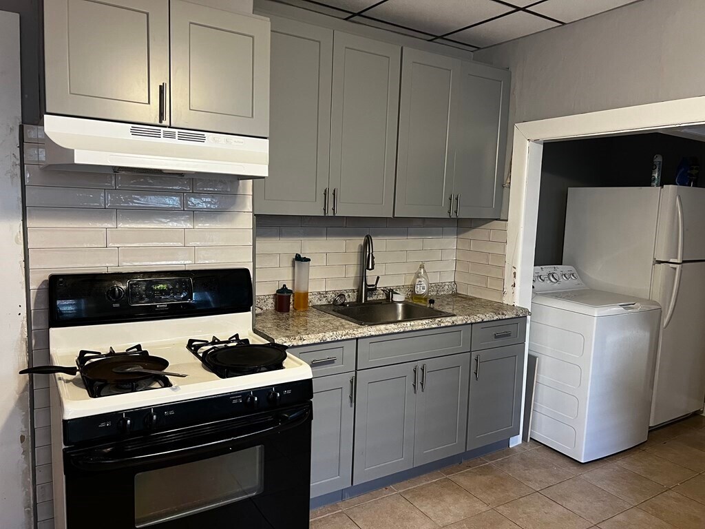 Foto principal - 147 Saratoga St