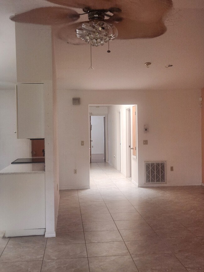 Great Room - 26186 Northern Cross Rd