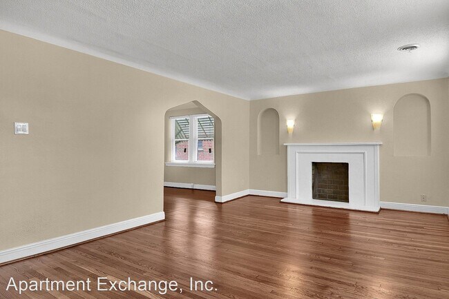 Building Photo - 7046 Dartmouth Ave