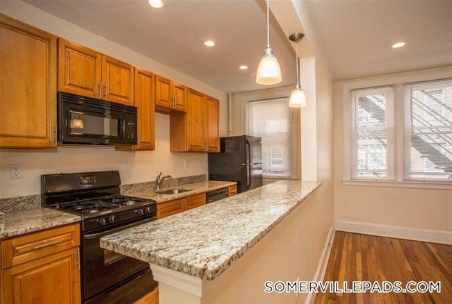 Building Photo - 136 Highland Ave