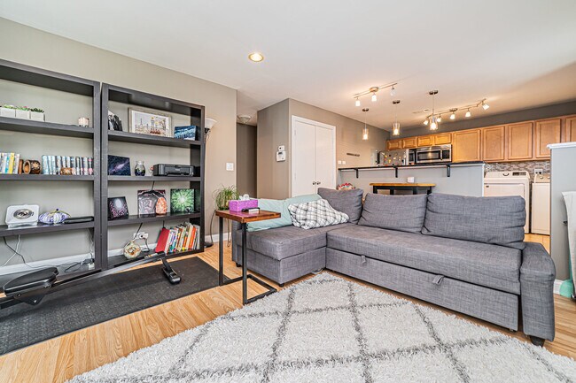 Foto del edificio - 1553 Cove Dr