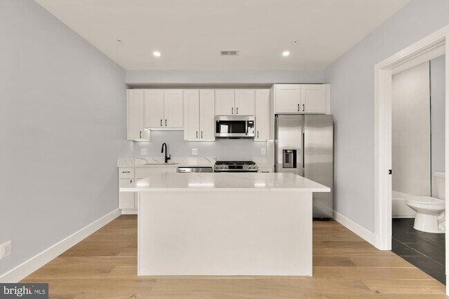 Building Photo - 3215 Mt Pleasant St NW