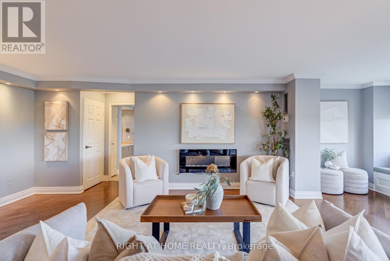 Photo principale - 65 Skymark Dr