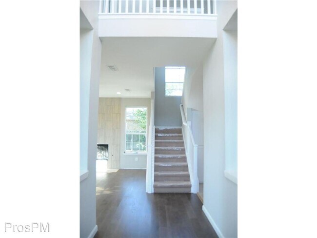 Foto del edificio - 3 br, 2.5 bath House - 923 Felicia Ln