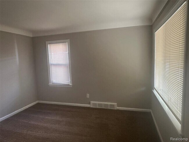 Foto del edificio - 7777 Auburn St