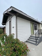 Building Photo - 906 Dawson Ave