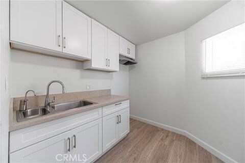 Building Photo - 407 W 107th St