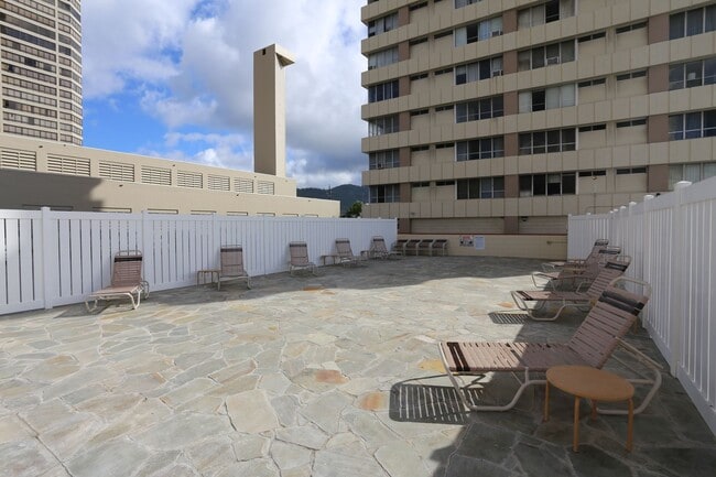 Building Photo - Regency Tower - Studio/1 Bath/1 Prkg - $1,500