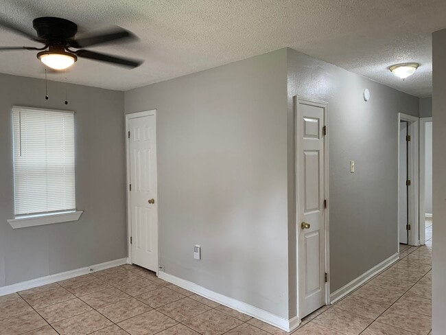 Building Photo - Single Family Home Ready for Occupancy wit...
