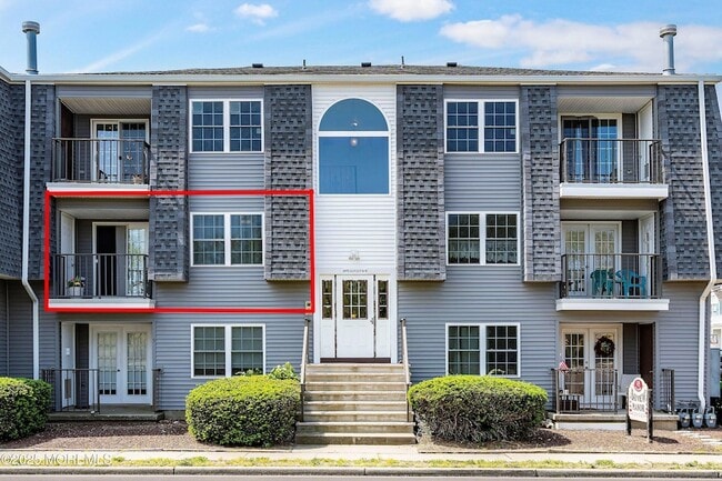 Building Photo - 98 Beachway Ave