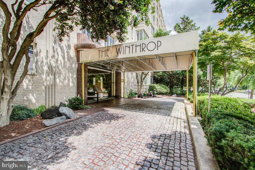 Foto principal - 1727 Massachusetts Ave NW