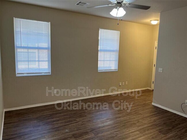 Building Photo - 206 Ashley Dr