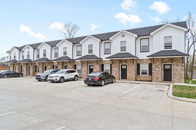 Interior Photo - Golf Club Ln - 1625