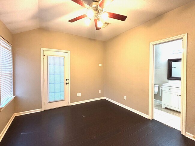 Foto del edificio - 5707 Onia Ln