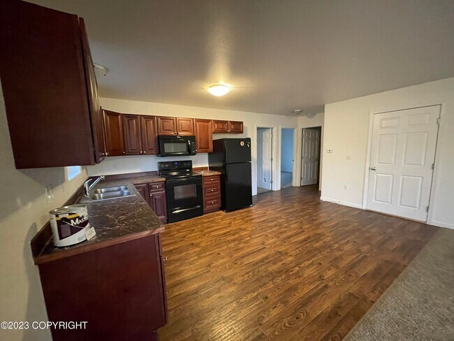Foto del edificio - 3698 S Lansing Rd