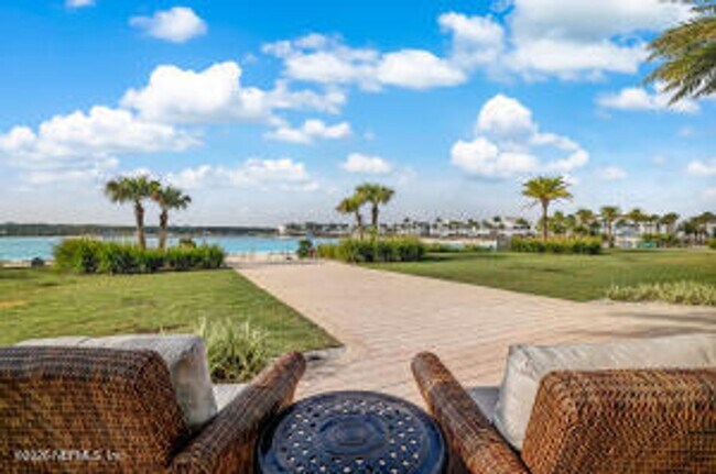 Foto del edificio - Be on Vacation for a year at Beachwalk